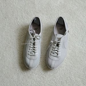 Nike Womens Cortez 72 Gray Ahtletic Tennis Size 10